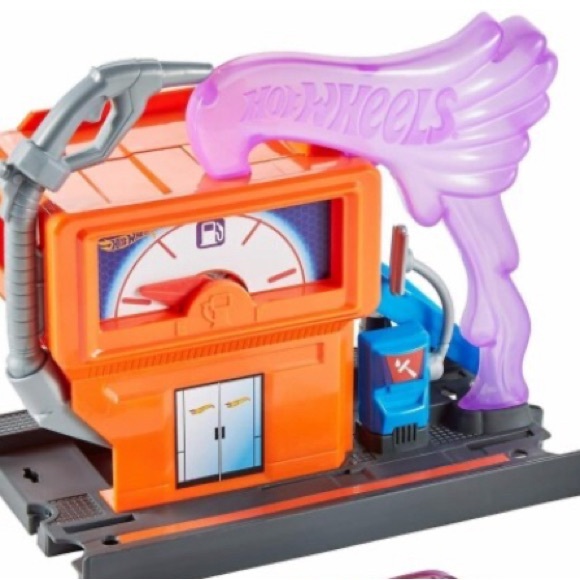 NEW| Hot Wheels City Downtown Speedy Fuel Stop Play Set Plus Car New In - Picture 3 of 4